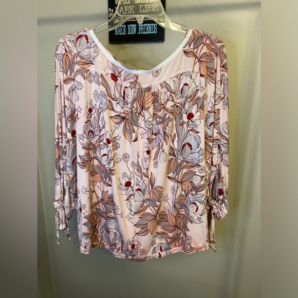 Free People keepin’ on floral top - Picture 7 of 15